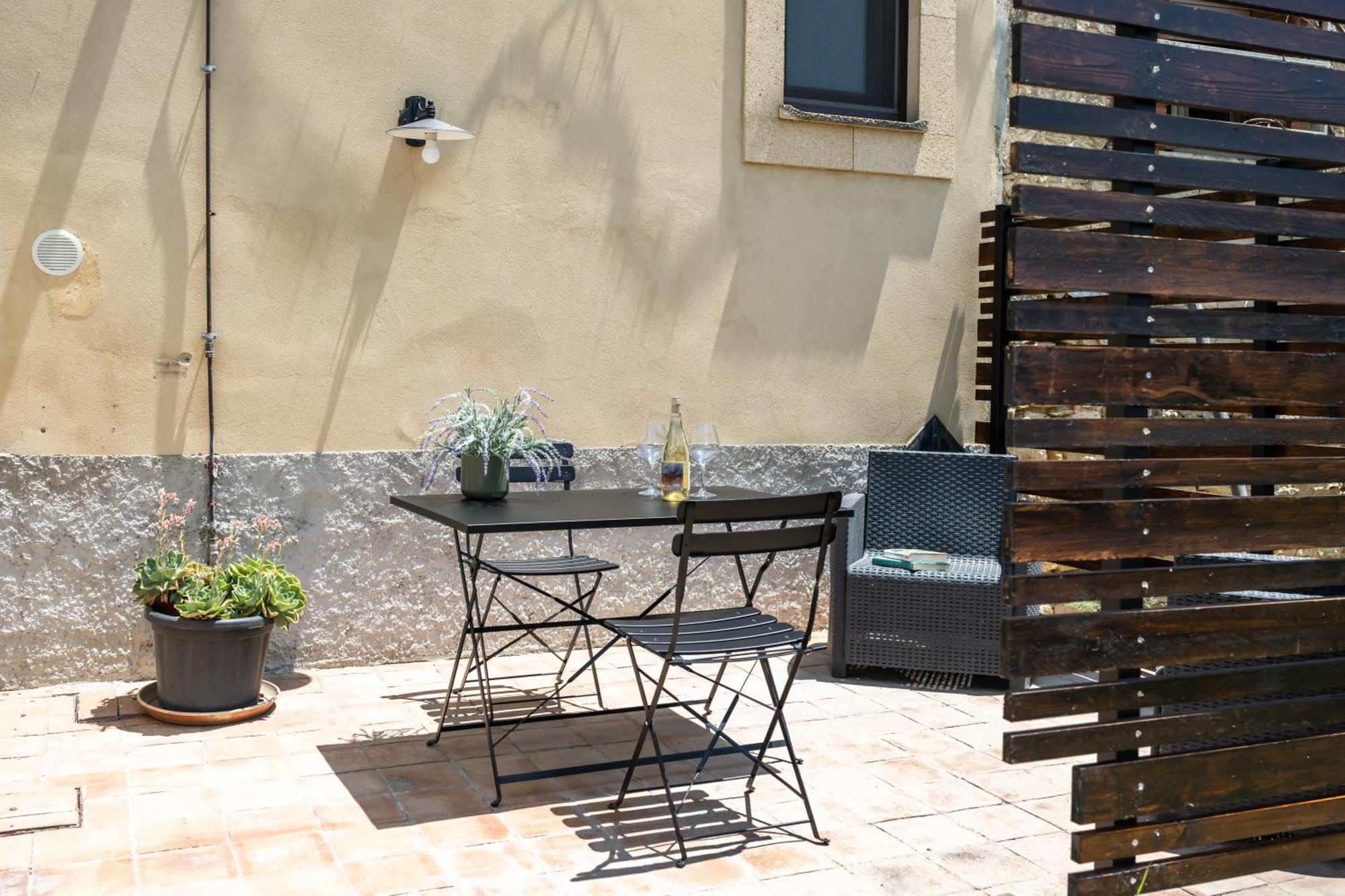 Cottage Immerso Nel Vigneto Caltagirone Exterior foto